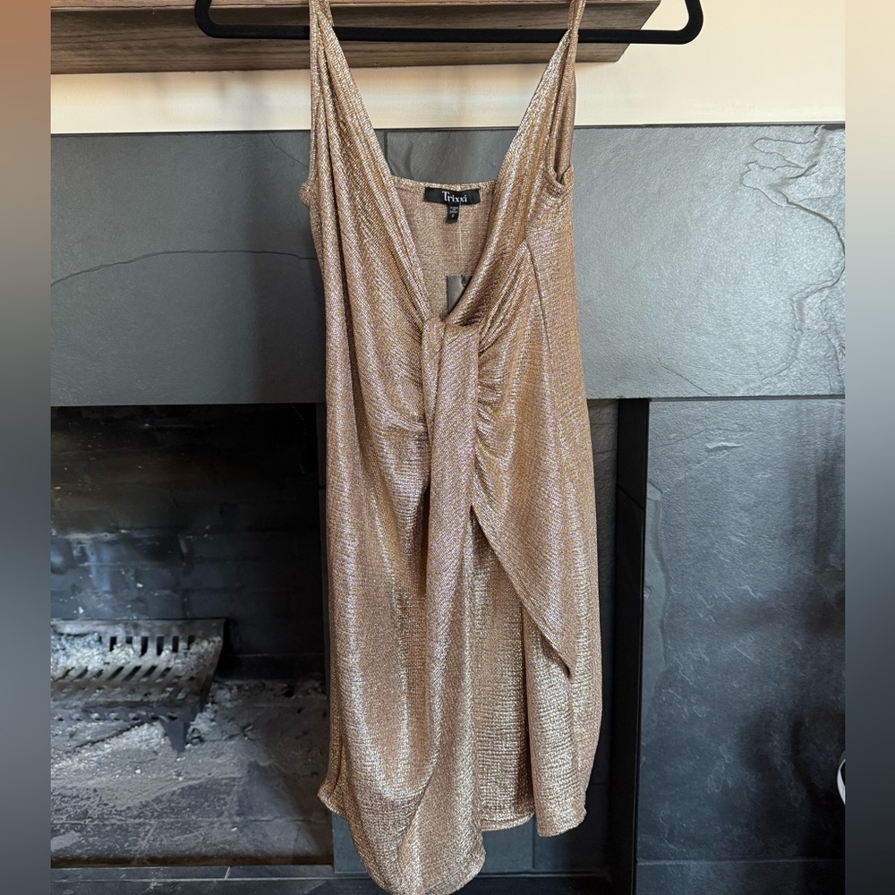 NWT. Trixxi gold shimmery dress. Size S